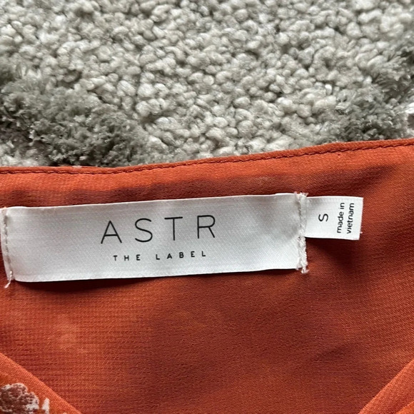 ASTR The Label Burnt Orange/Rust Floral Sweetheart Ruched Blouse Size Small - Picture 3 of 10